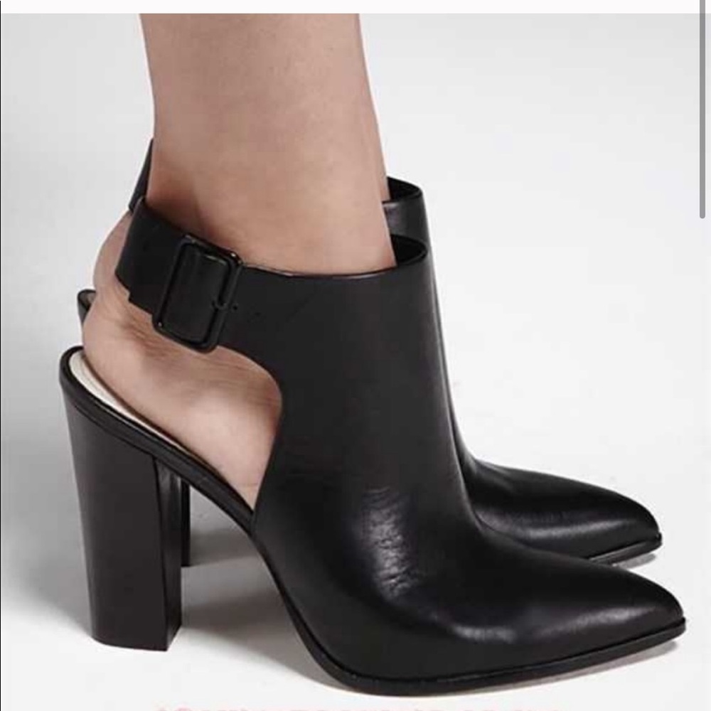 Pour La Victoire Zuri Ankle Boots SIZE 8.5